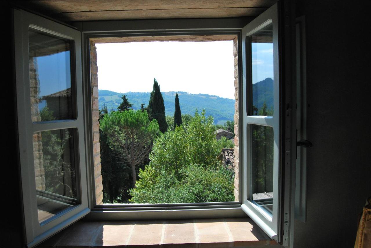 Bed and Breakfast Borgo Cardaneto à Montone  Extérieur photo