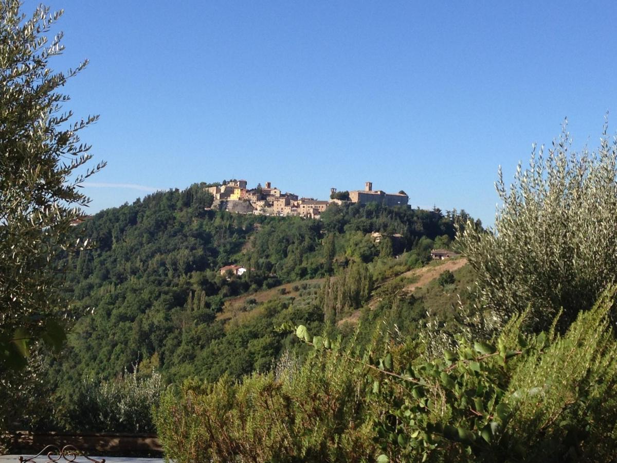 Bed and Breakfast Borgo Cardaneto à Montone  Extérieur photo