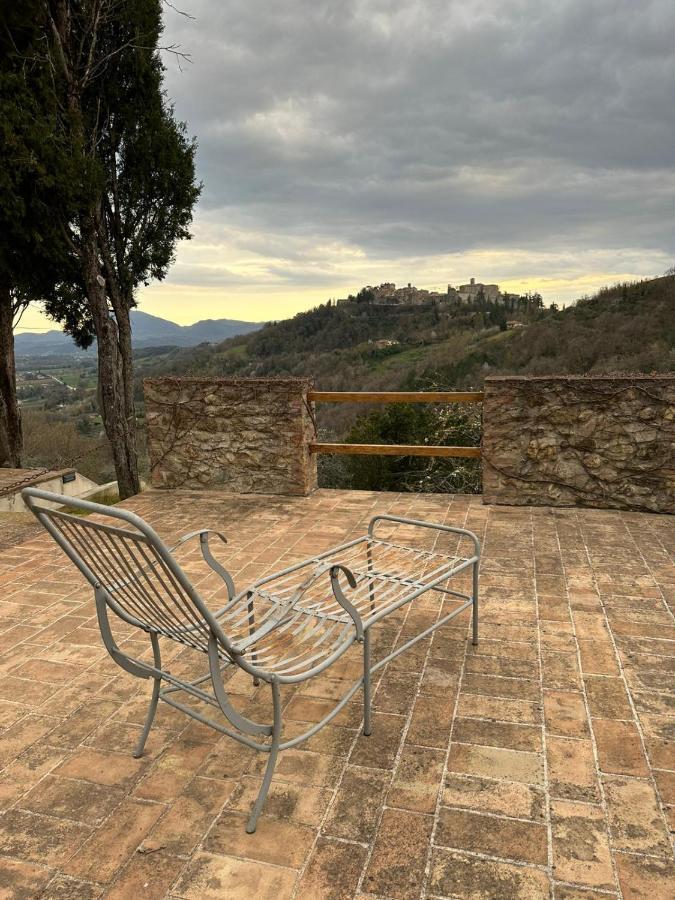 Bed and Breakfast Borgo Cardaneto à Montone  Extérieur photo