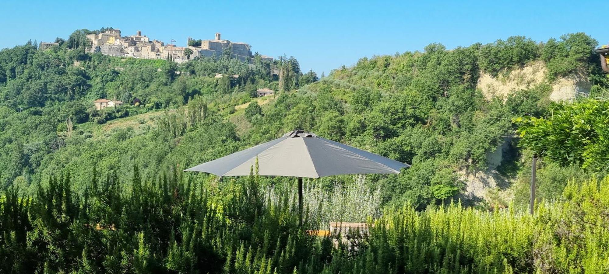 Bed and Breakfast Borgo Cardaneto à Montone  Extérieur photo