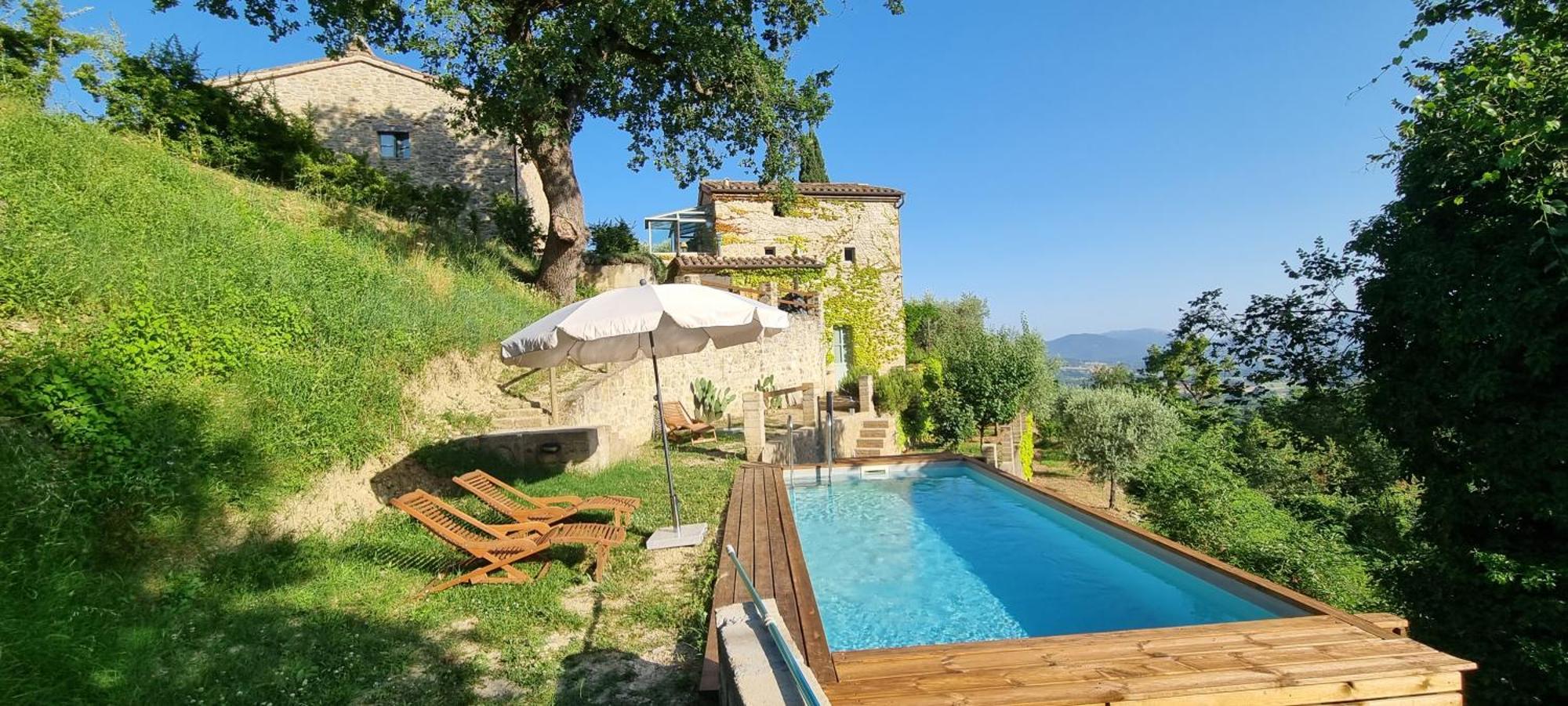 Bed and Breakfast Borgo Cardaneto à Montone  Extérieur photo
